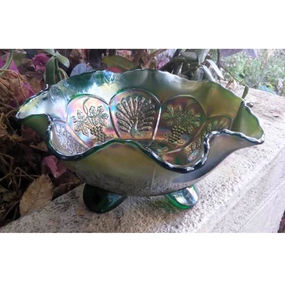 Stunning Fenton Iridescent Carnival Glass Peacock and Grapes 3-Footed Bowl - Picture 1 of 10